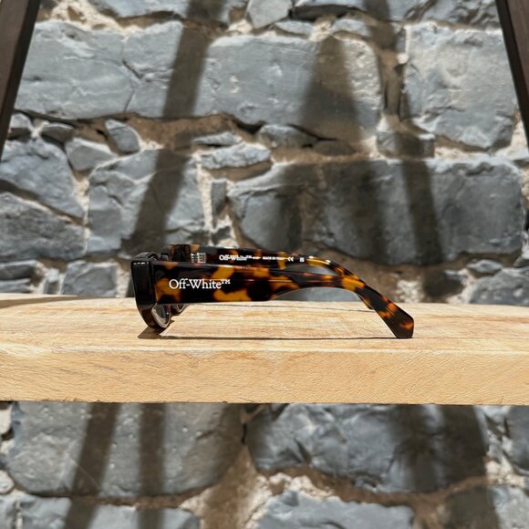 Off-White Havana OERI063 Memphis Logo Sunglasses - Picture 4 of 9